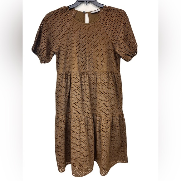 Everlane Dresses & Skirts - Everlane Eyelet 3 Tiered Midi Short Sleeve Pullover Dress Chocolate Size Small